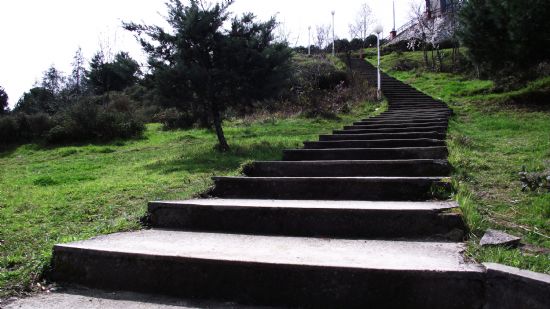 Uzun nce Bir Merdiven