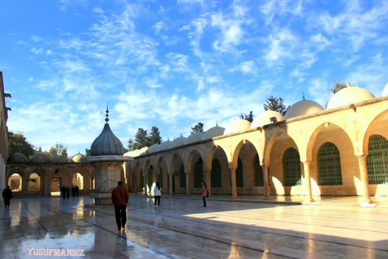 Dergah Camii Avlusu