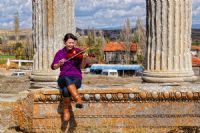 Girl Playing Violin .. - Fotoraf: Mustafa Erkan fotoraflar fotoraf galerisi. 